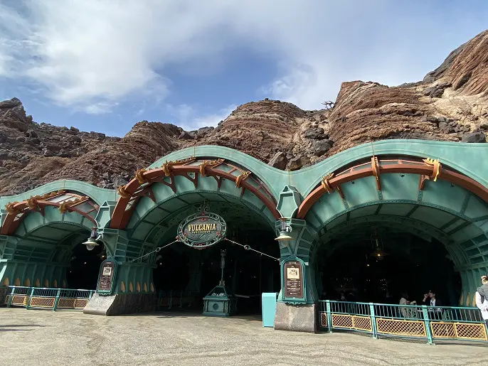 春のディズニーシーで世界旅行気分 ソアリンの空中散歩とイタリアンディナー そして中東の夜景 旅とアロマ